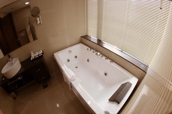 Jetted Tub